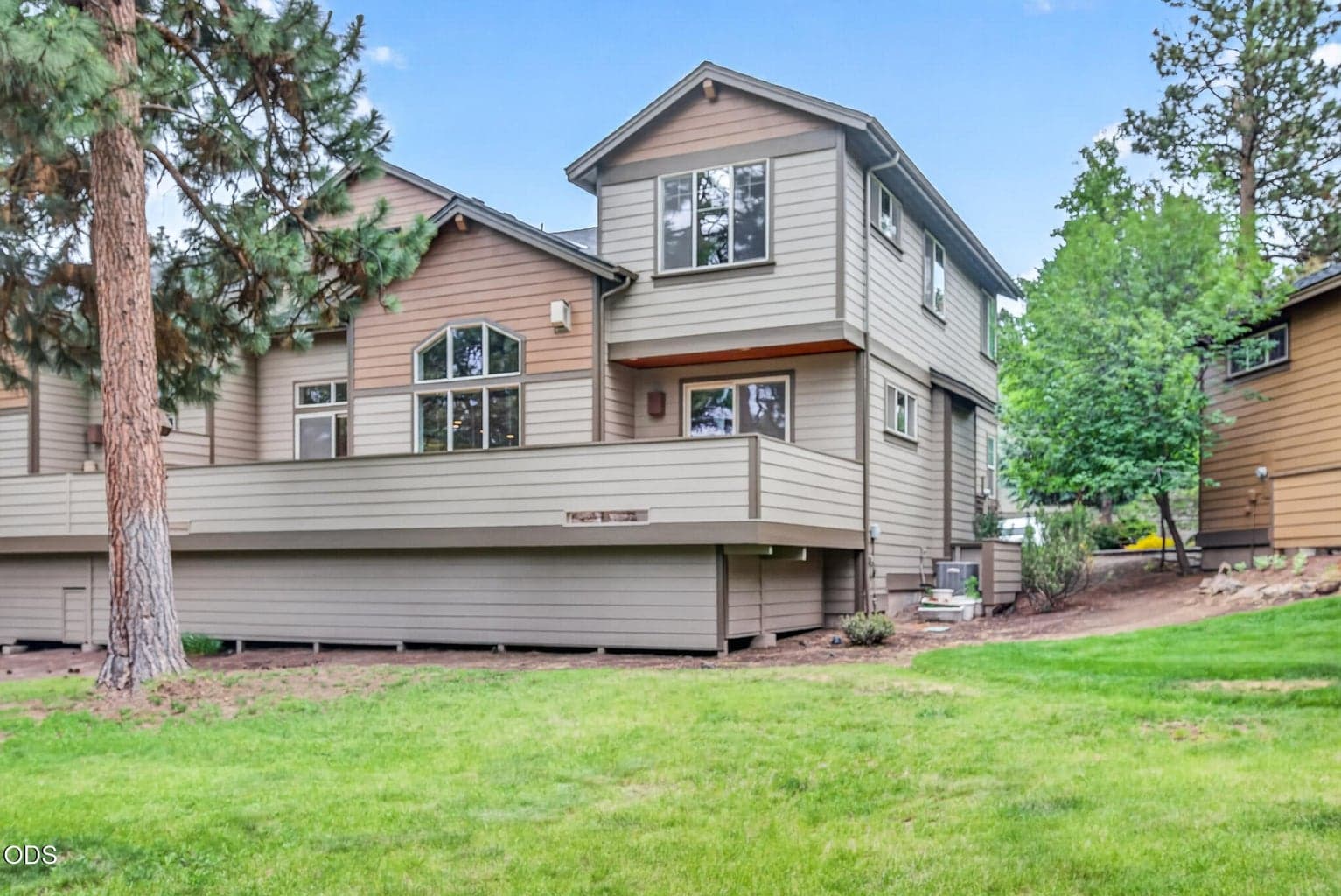Photo of 2723 Havre 1 of 48
