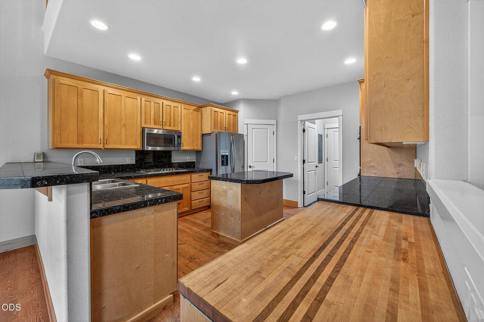 Photo of 2723 Havre 4 of 48