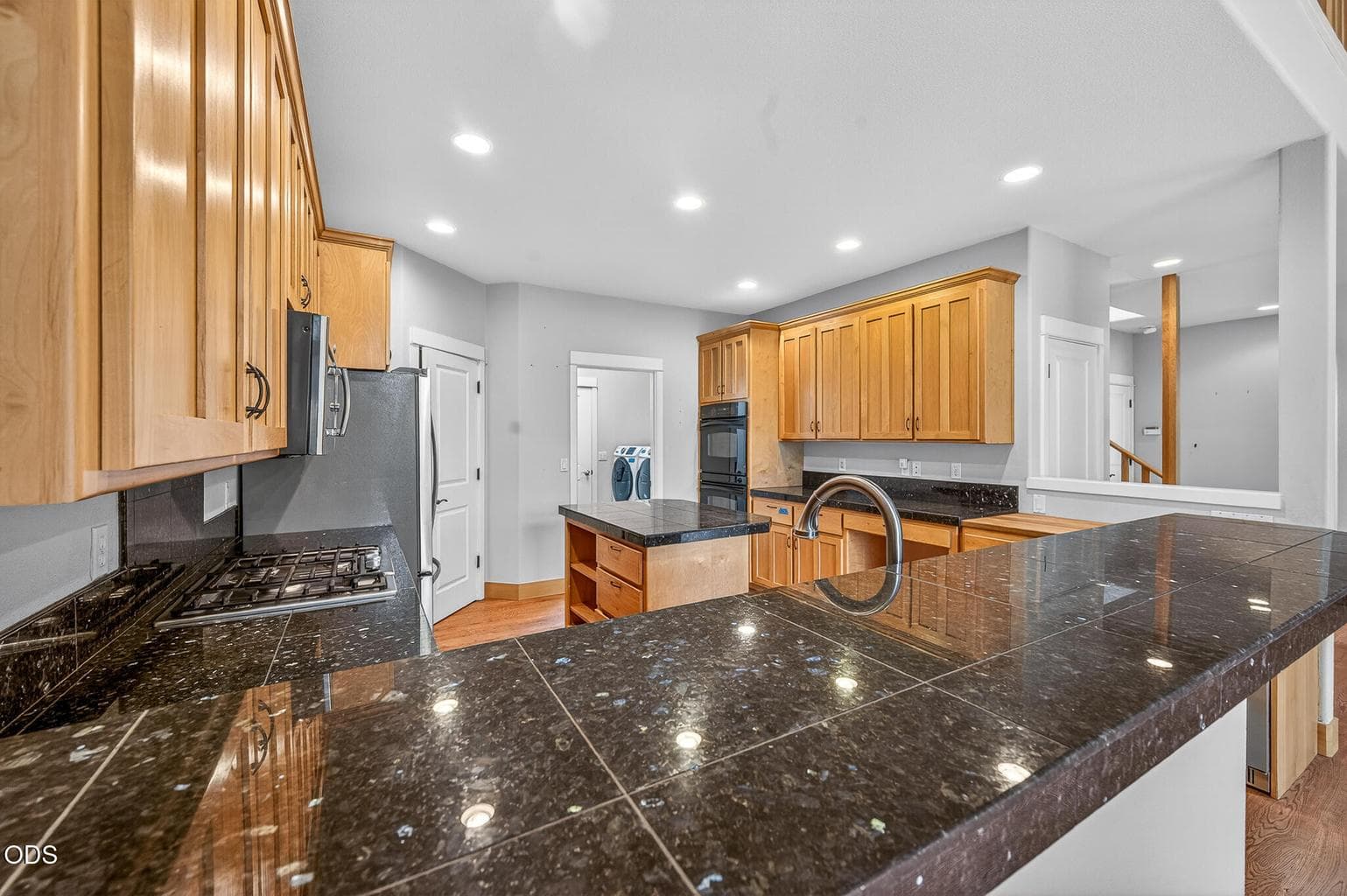 Photo of 2723 Havre 5 of 48