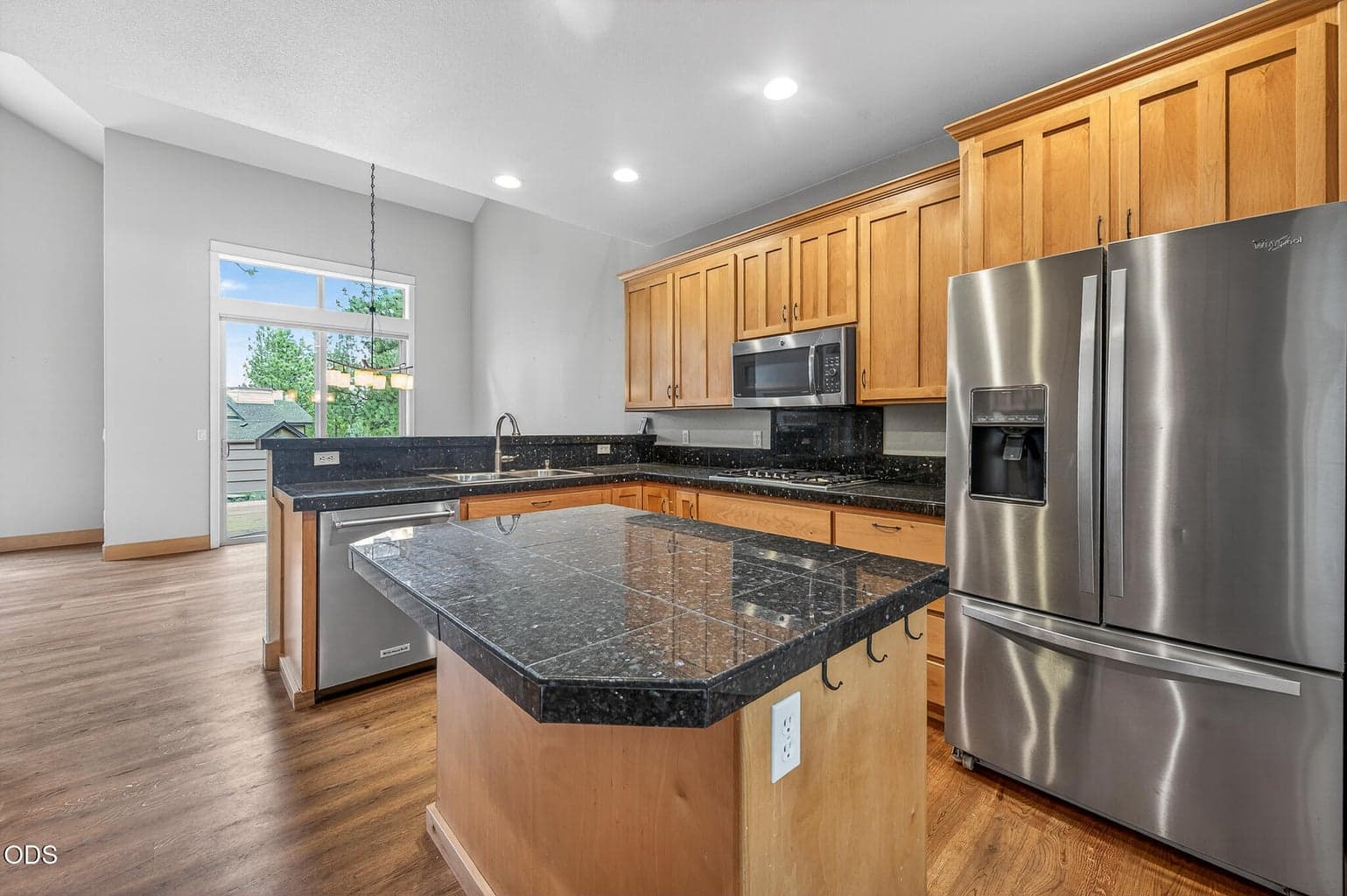 Photo of 2723 Havre 5 of 48