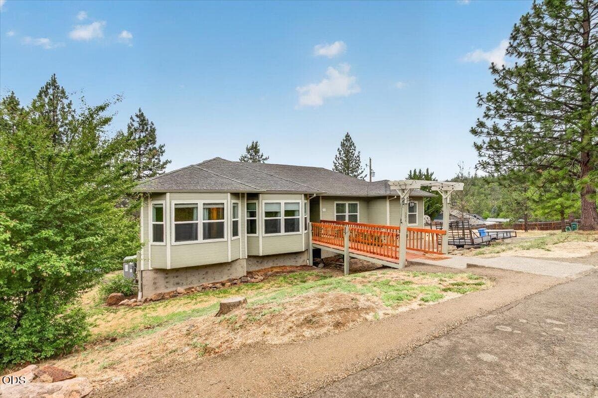Photo of 394 Pinetop 2 of 37