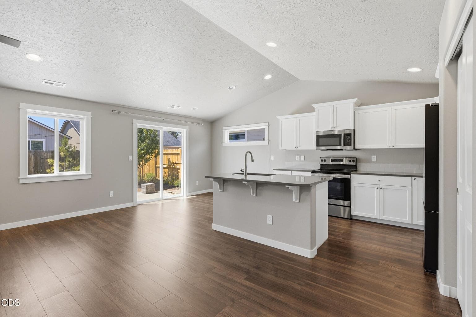 Photo of 1785 W Williamson Avenue 6 of 38