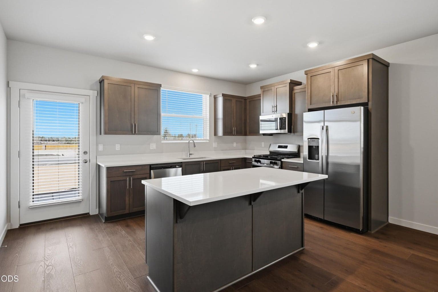 Photo of 2674 26th LP North 3 of 35