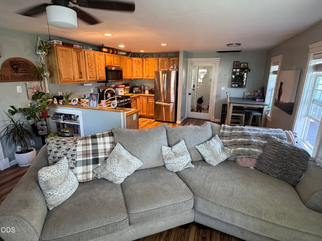 Photo of 4710 Hilyard 4 of 23