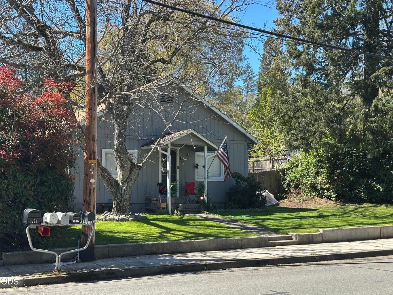 Photo of 1111 B 2 of 9