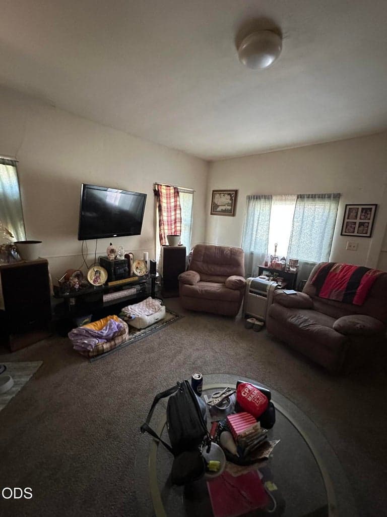 Photo of 1111 B 5 of 9