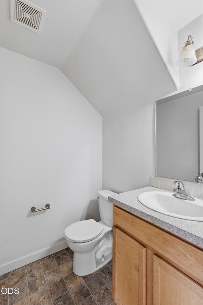 Photo of 901 SE Kierra Place 7 of 26