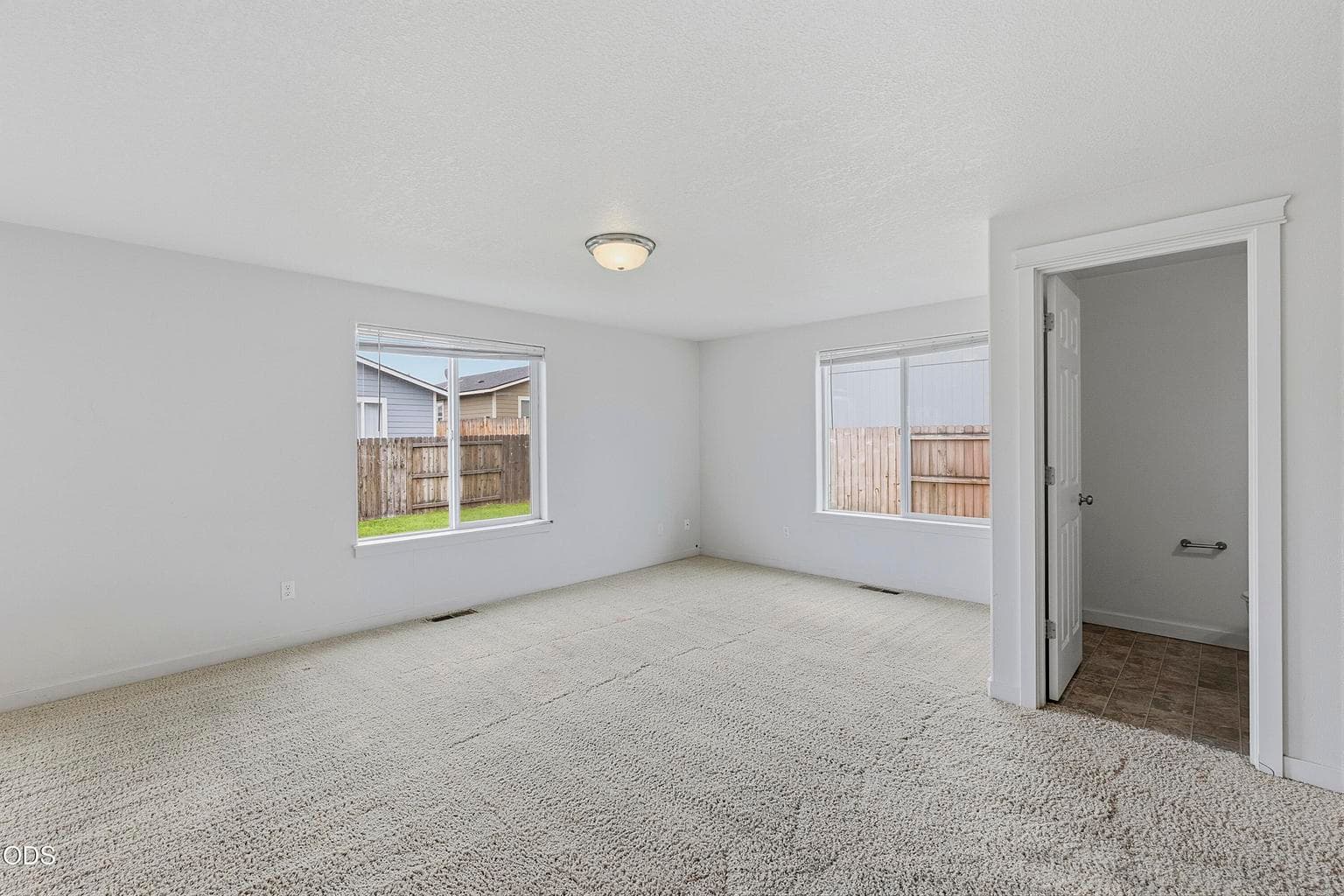 Photo of 901 SE Kierra Place 9 of 26