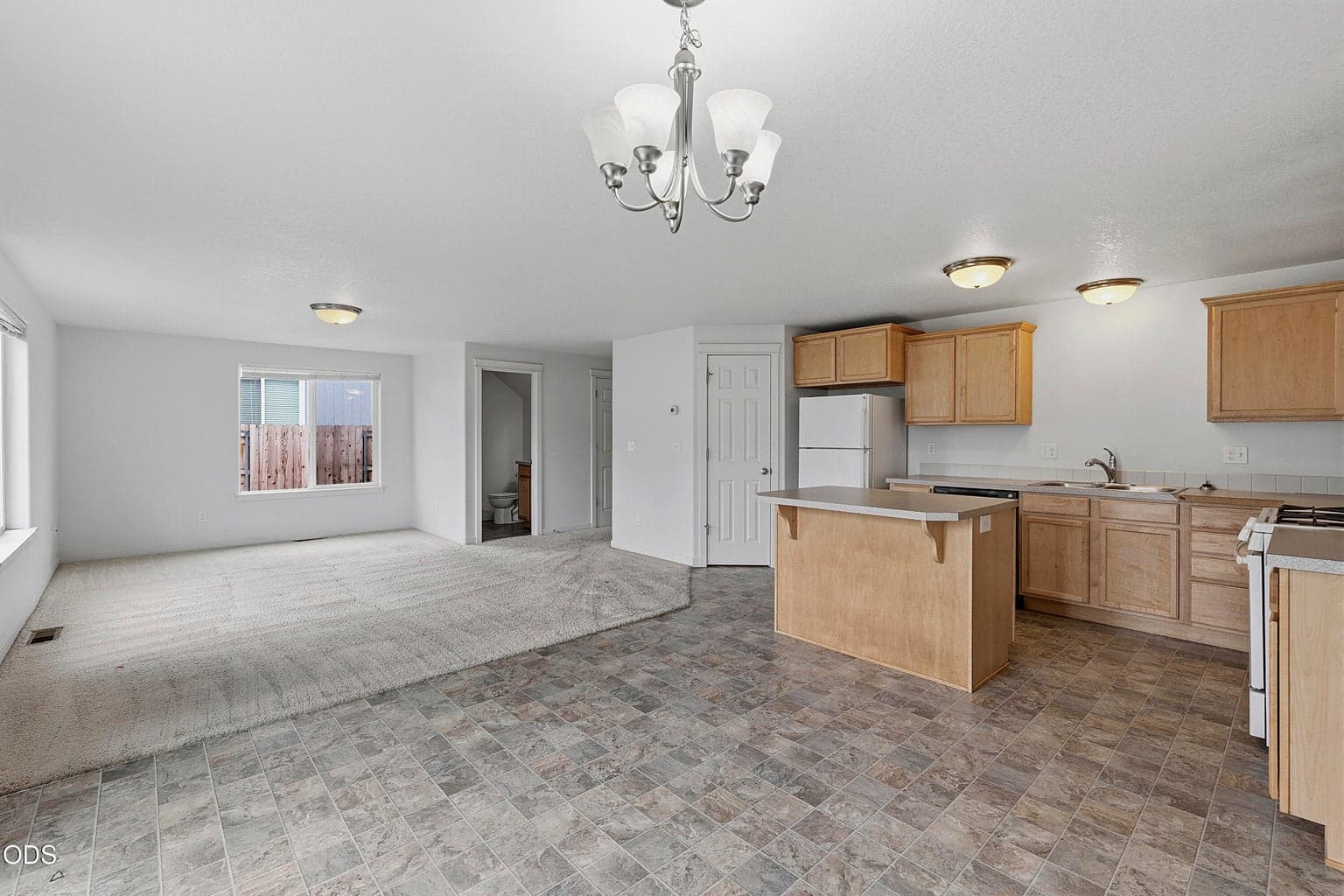 Photo of 901 SE Kierra Place 10 of 26
