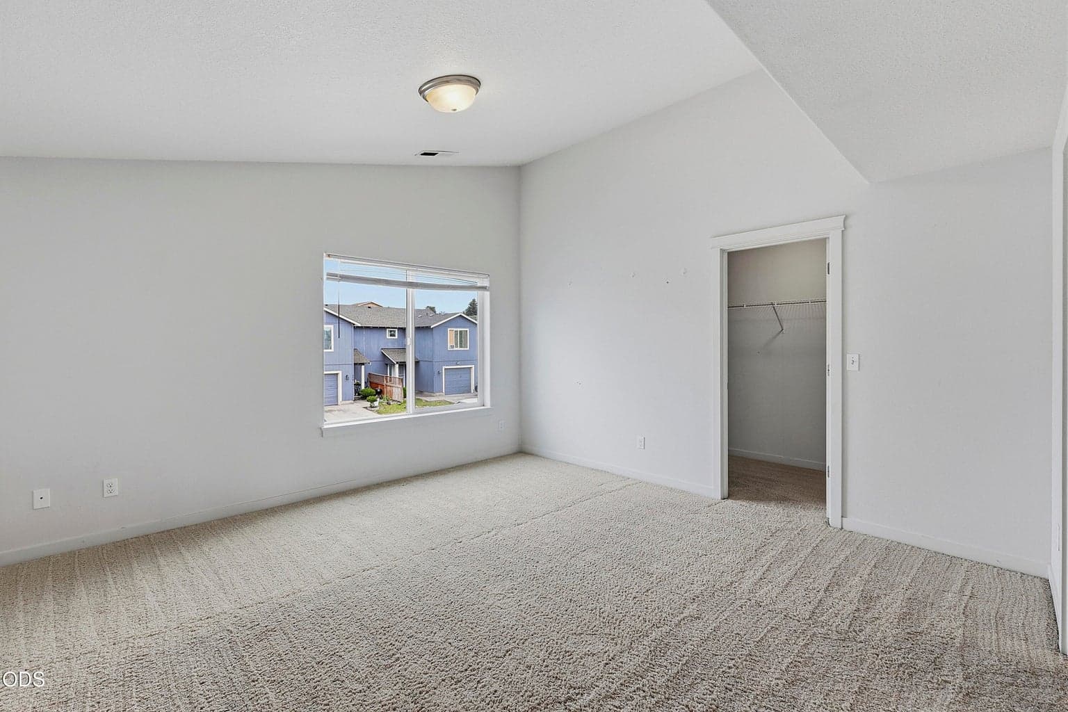 Photo of 901 SE Kierra Place 18 of 26