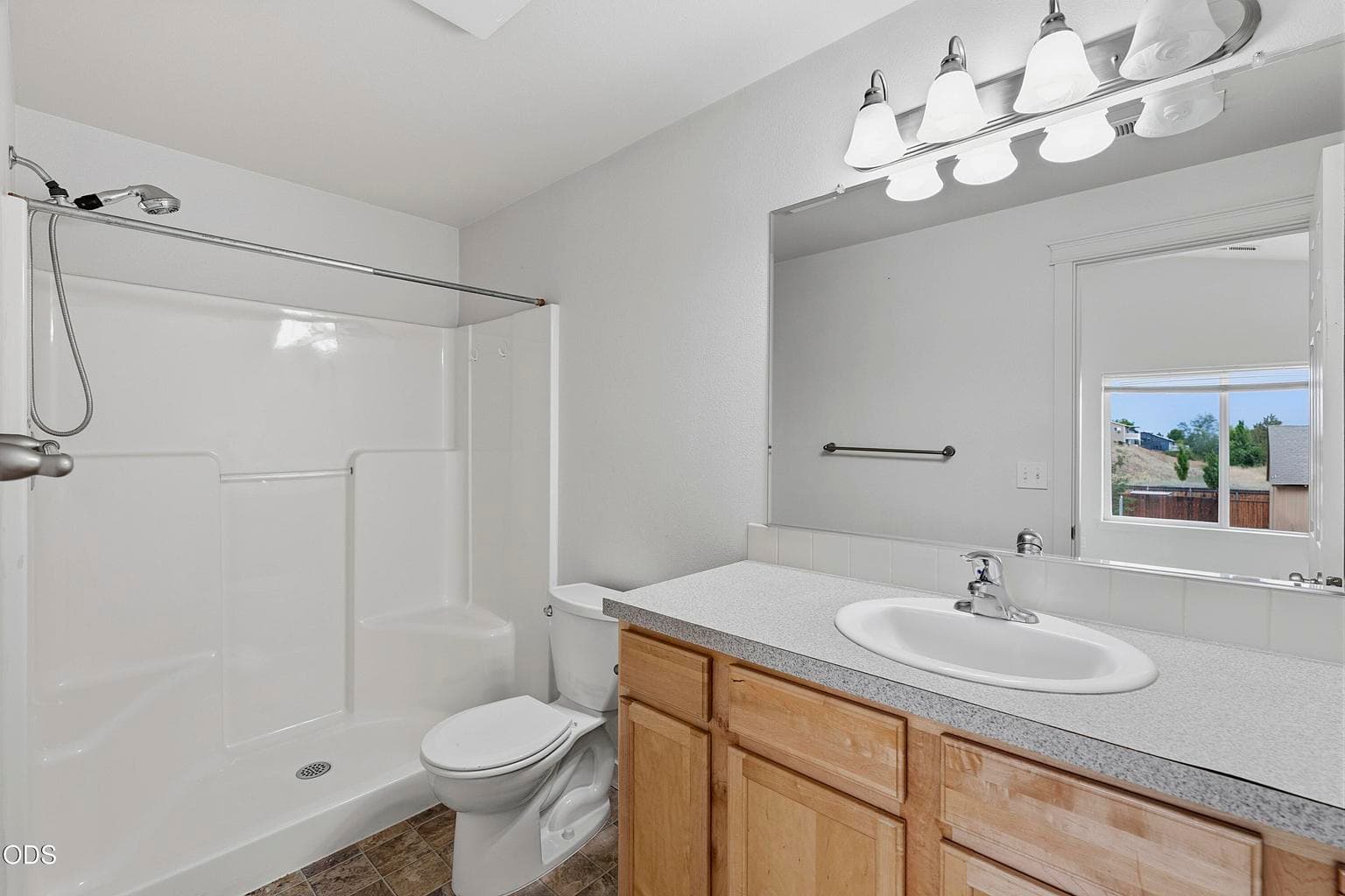 Photo of 901 SE Kierra Place 19 of 26