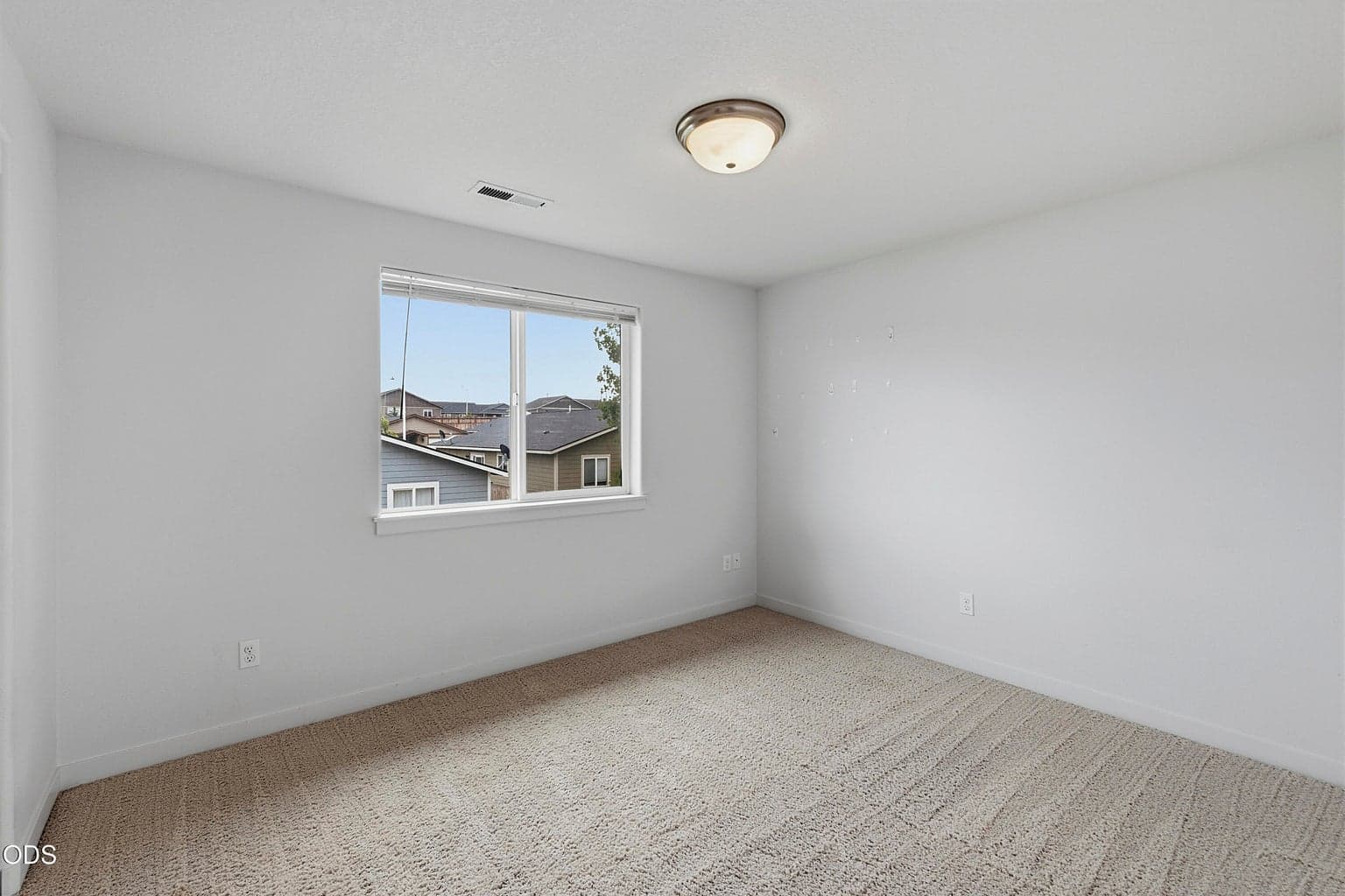 Photo of 901 SE Kierra Place 21 of 26