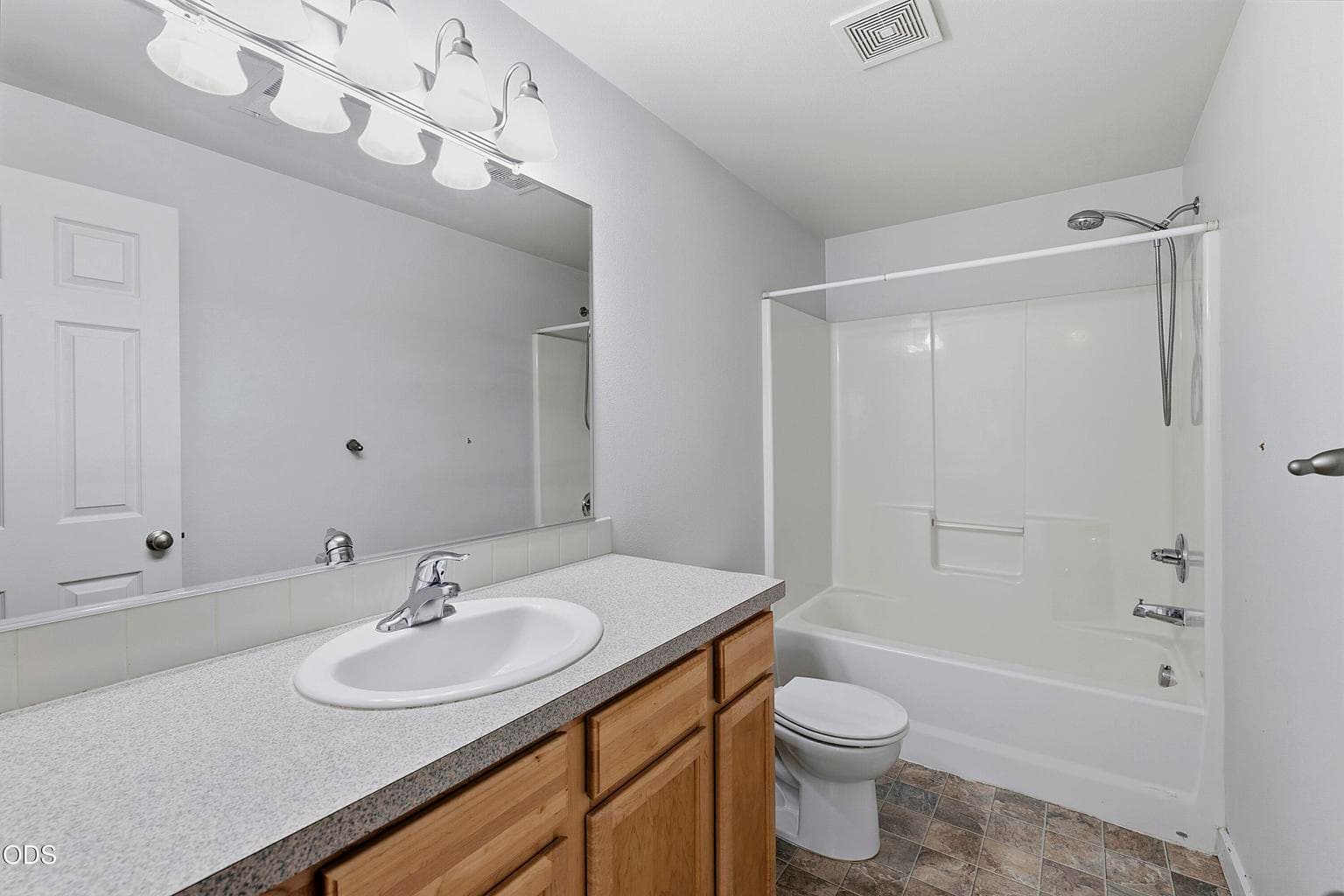 Photo of 901 SE Kierra Place 23 of 26