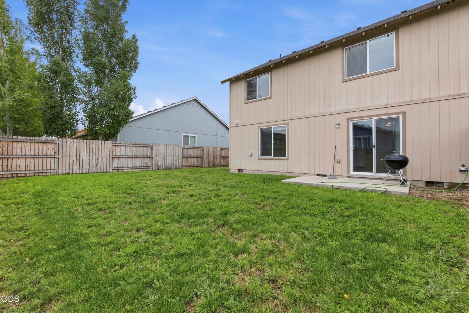 Photo of 901 SE Kierra Place 25 of 26