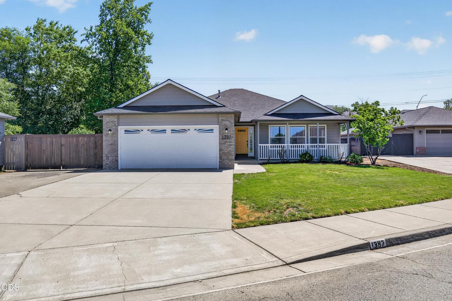 Photo of 1397 Larson Creek 2 of 36