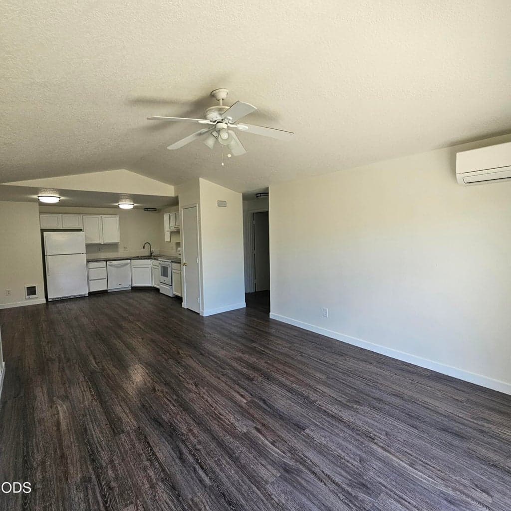 Photo of 2746 Umatilla 4 of 16