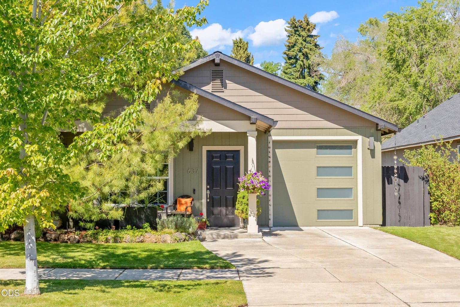 Photo of 637 Mason 2 of 33
