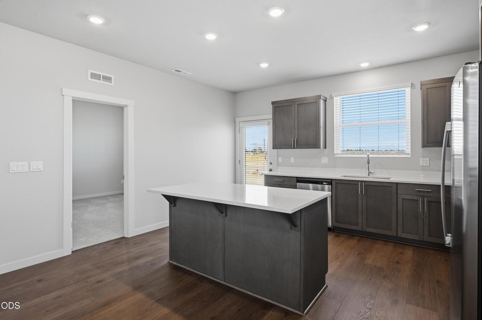 Photo of 2658 26th LP North 5 of 32