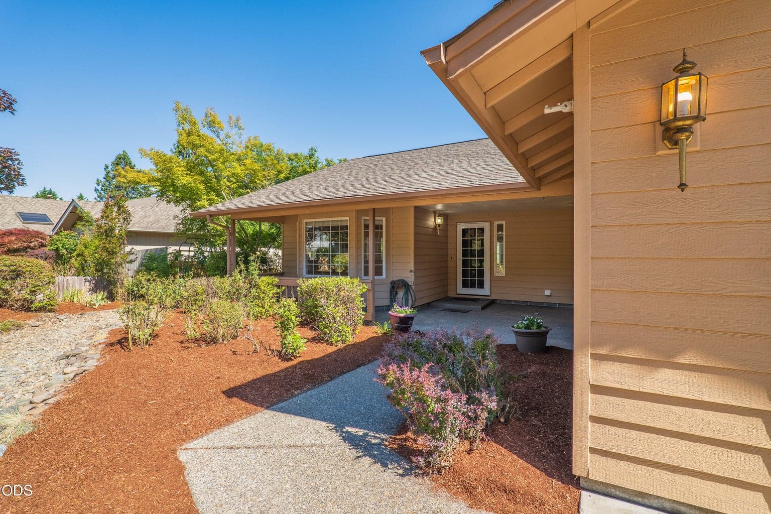 Photo of 1032 Thelma 2 of 38