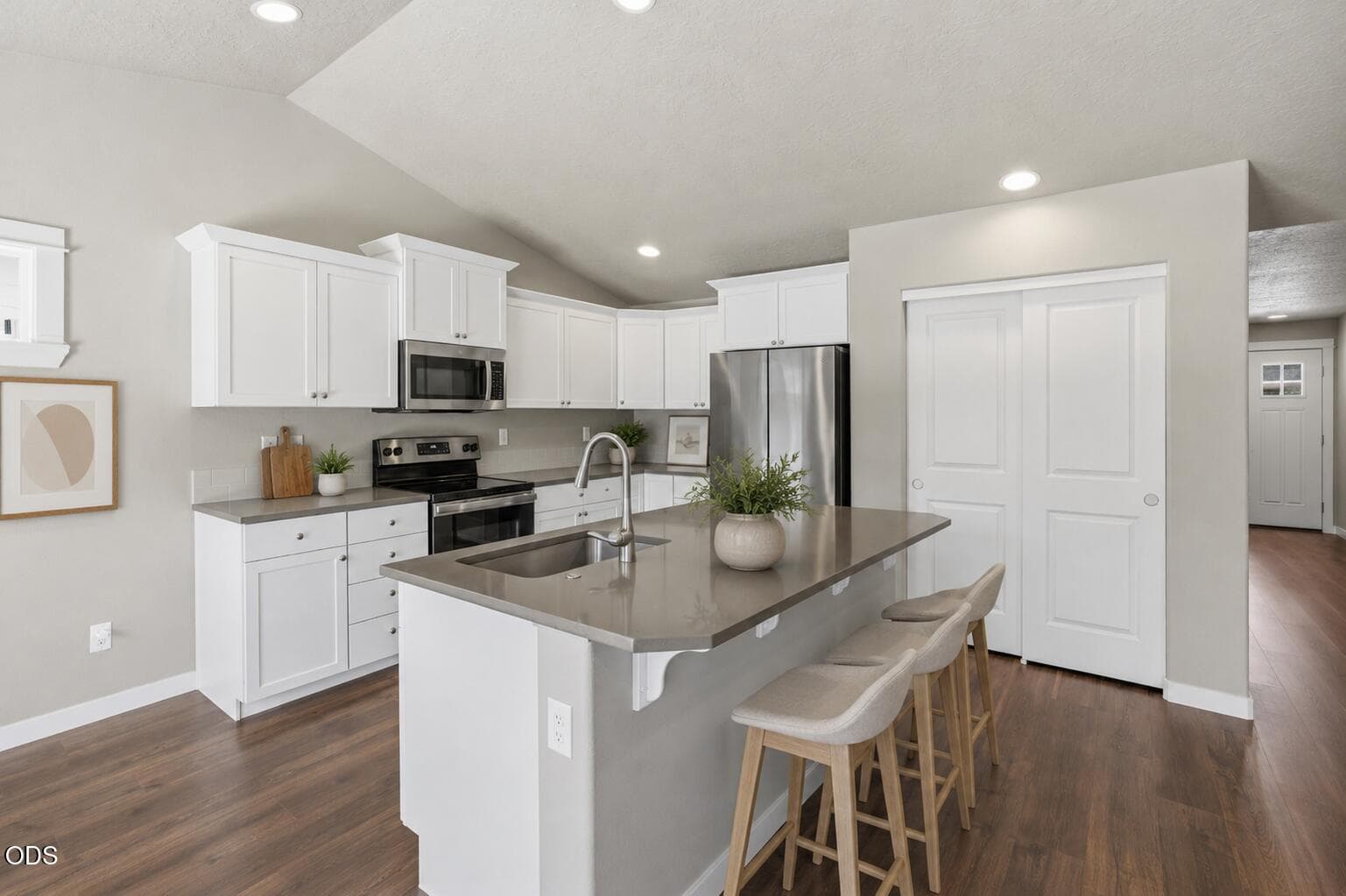 Photo of 1785 W Williamson Avenue 8 of 38