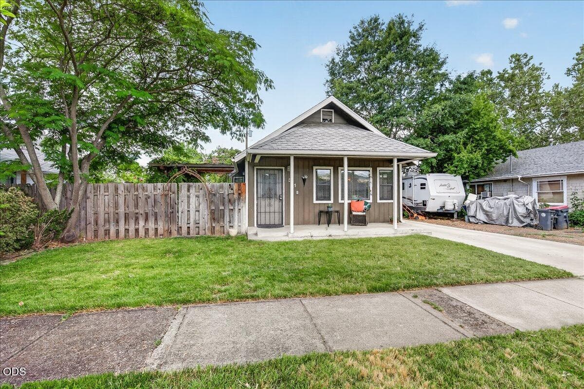 Photo of 331 Mae 1 of 26