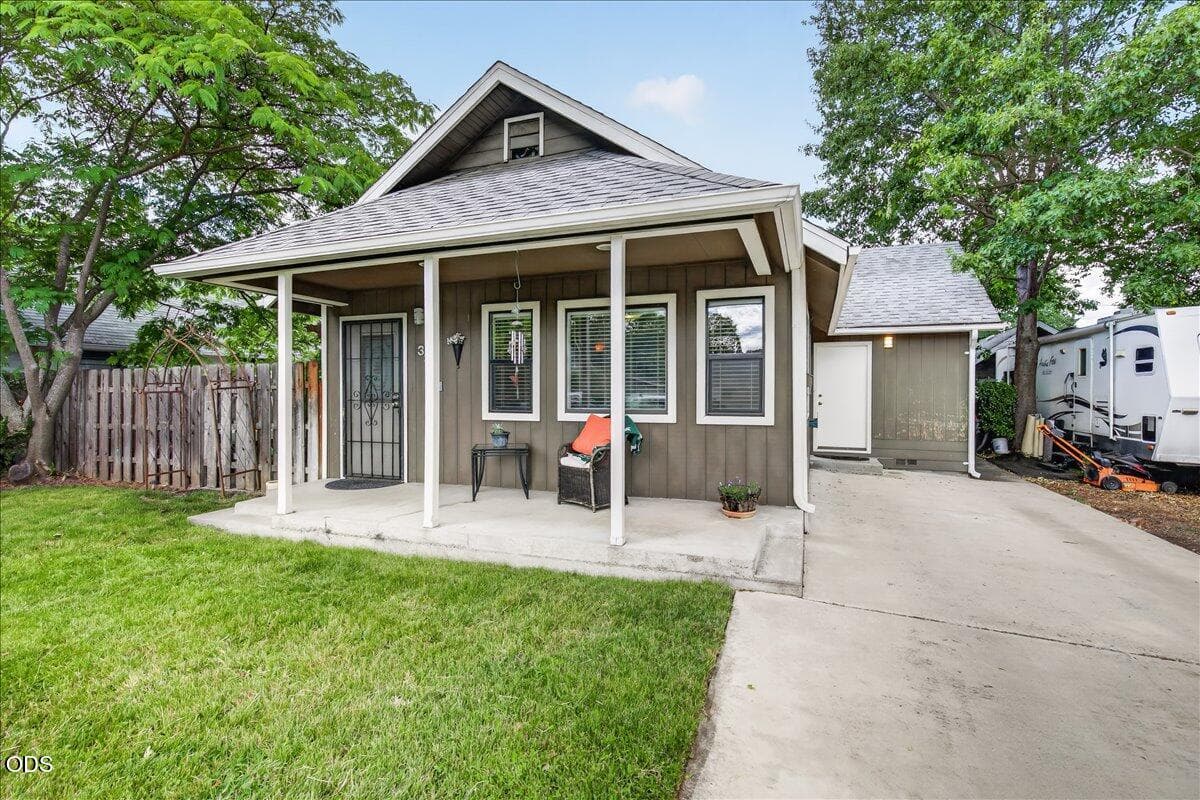 Photo of 331 Mae 3 of 26