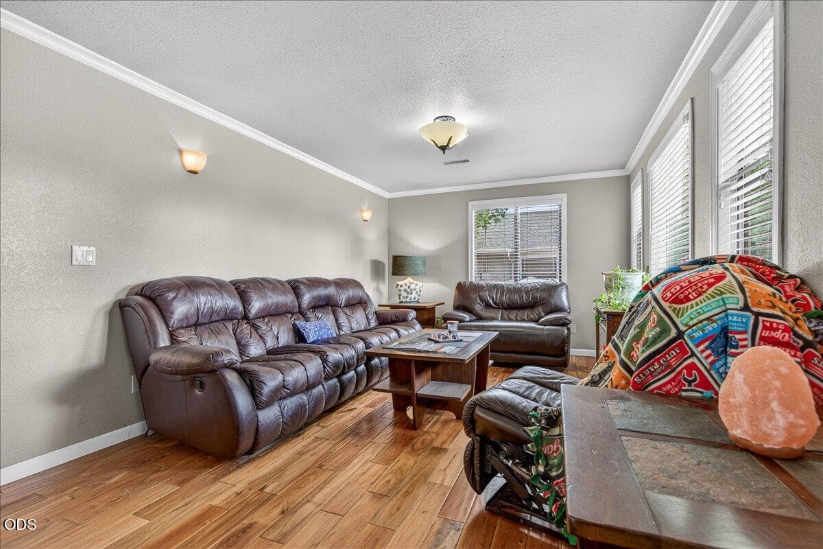 Photo of 331 Mae 4 of 26