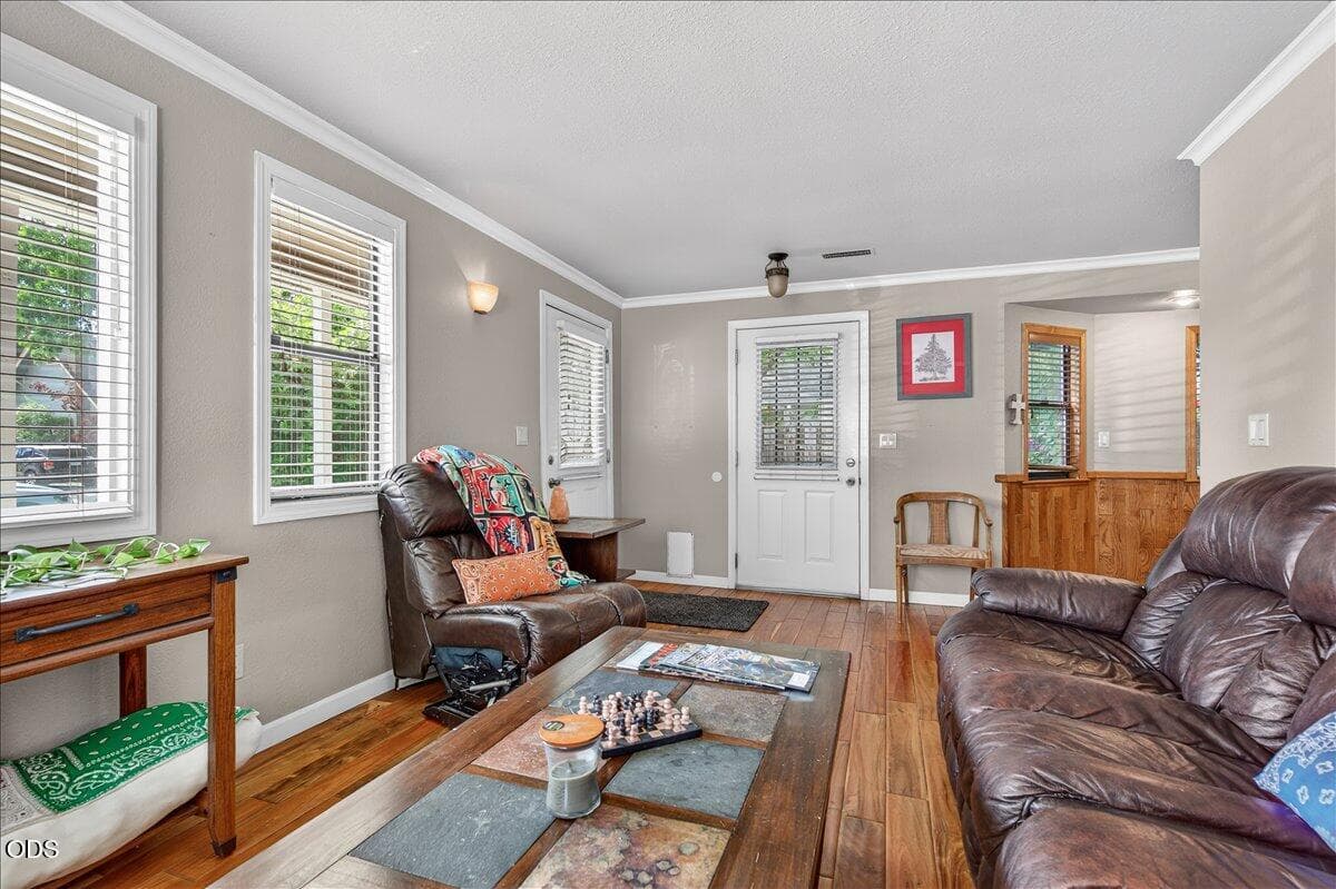 Photo of 331 Mae 5 of 26