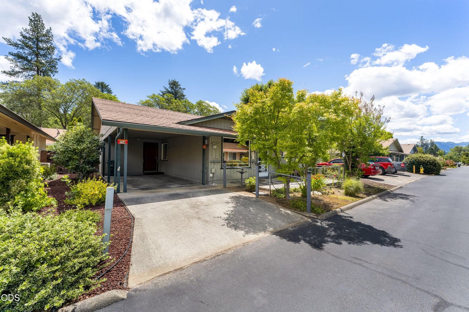 714 Brookside