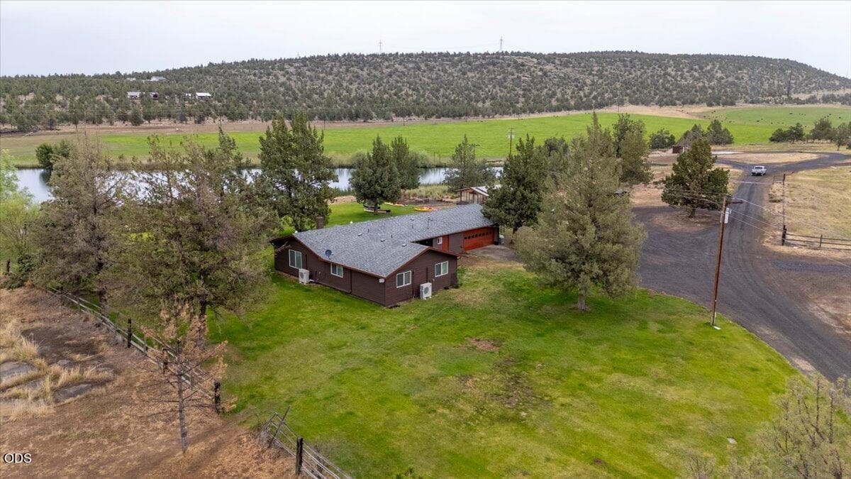 Photo of 7995 Houston Lake 2 of 80