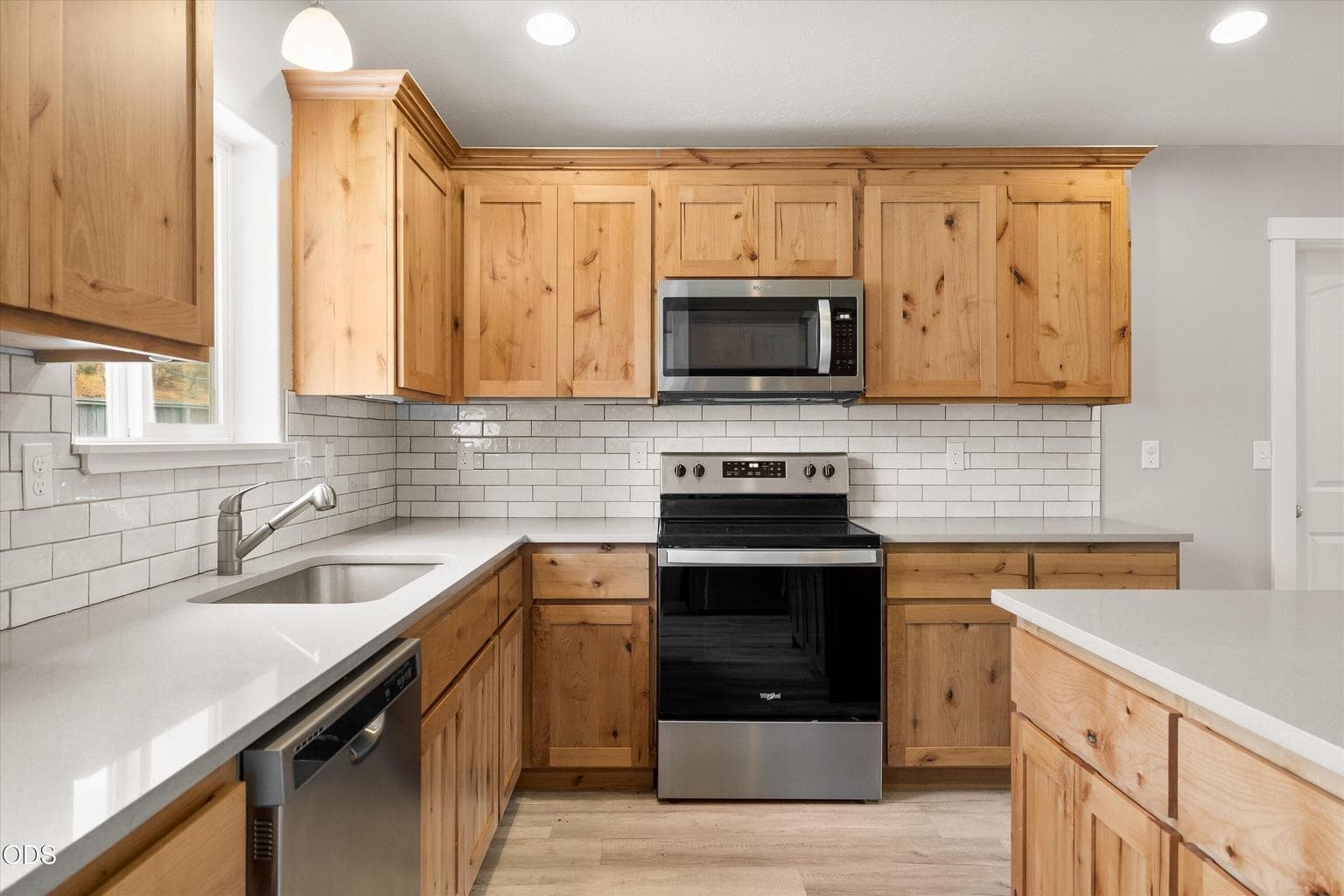 Photo of 1023 NE Crista Court 7 of 31
