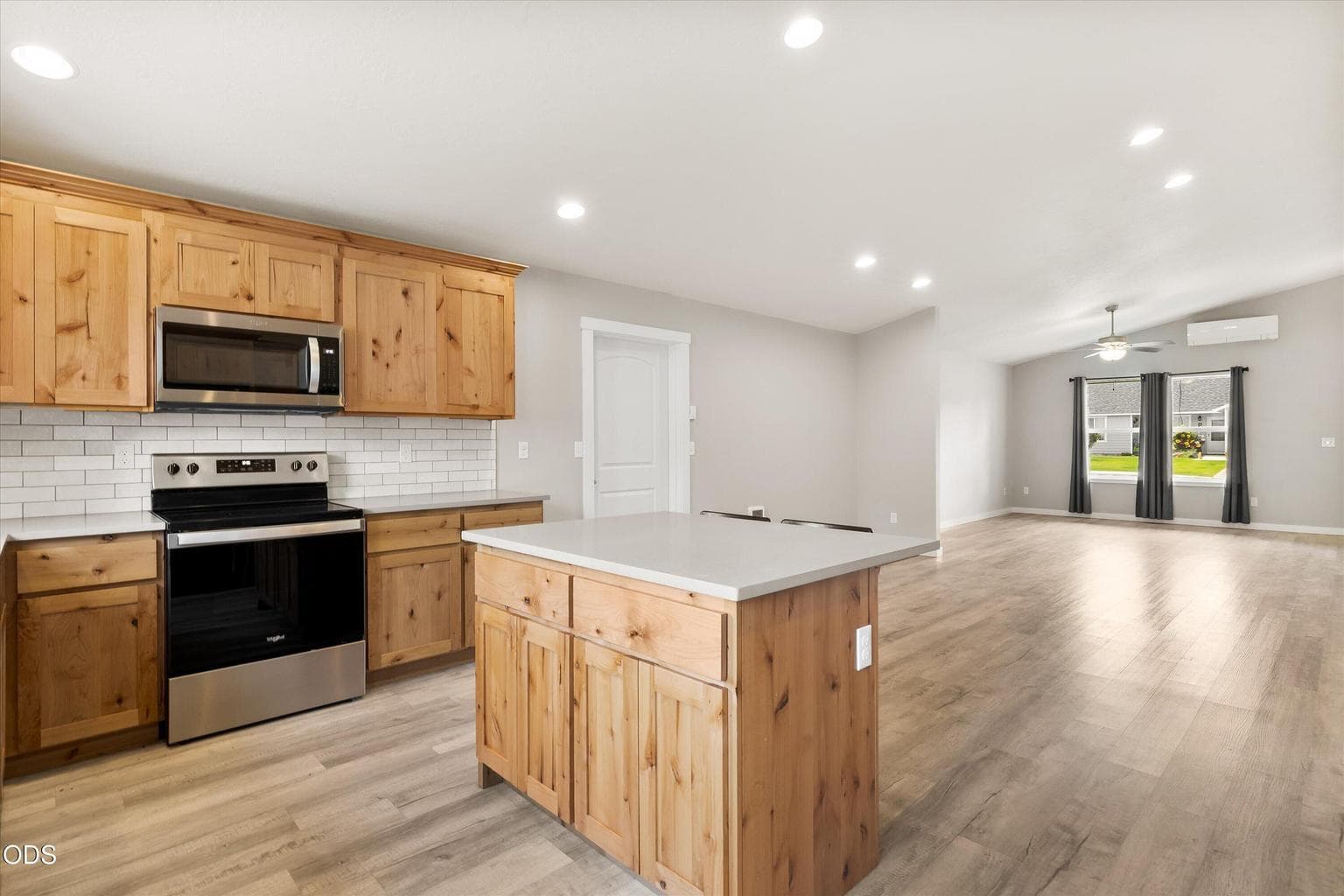 Photo of 1023 NE Crista Court 9 of 31