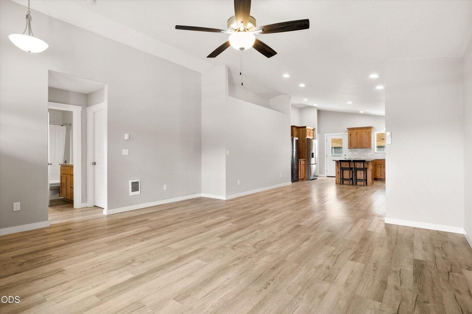Photo of 1023 NE Crista Court 11 of 31