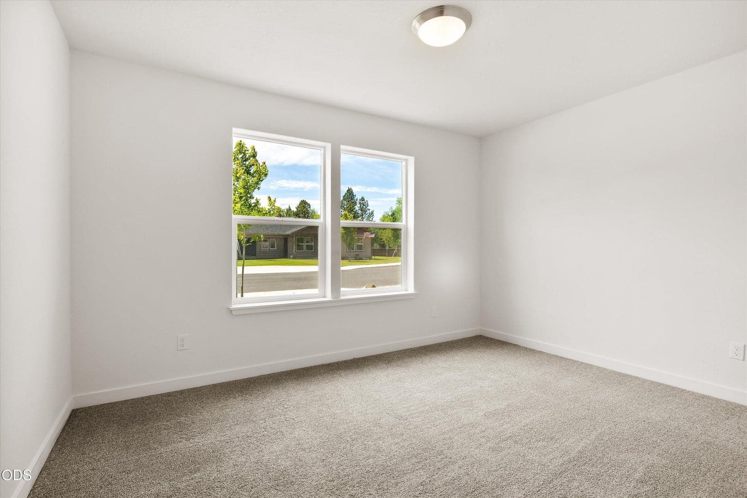 Photo of 1023 NE Crista Court 18 of 31