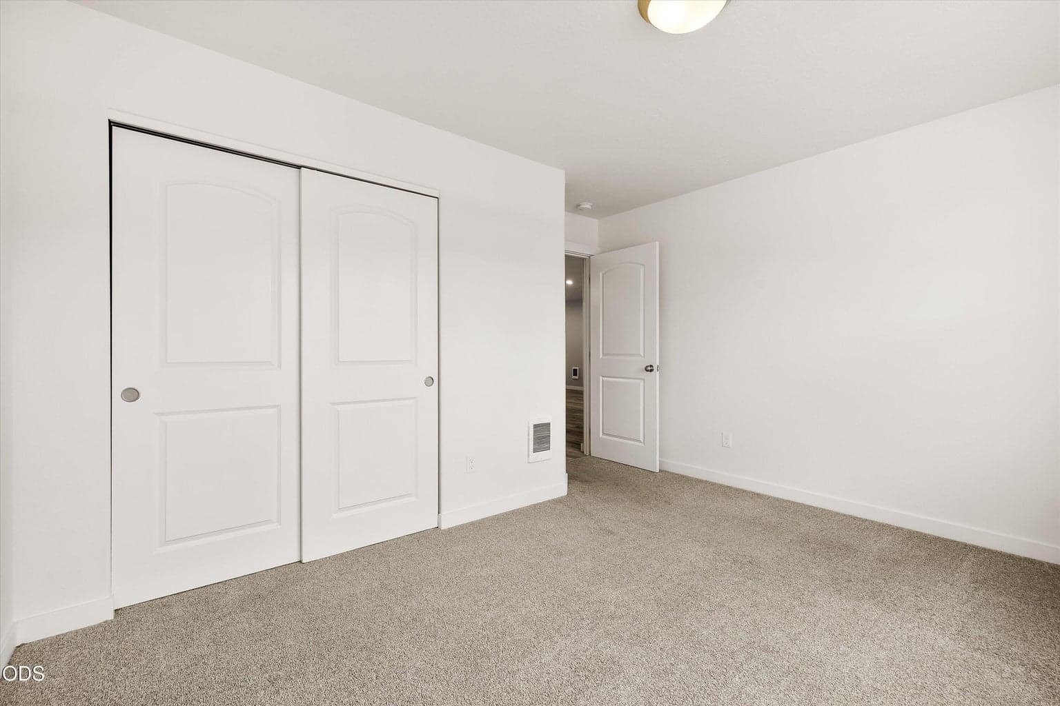 Photo of 1023 NE Crista Court 19 of 31