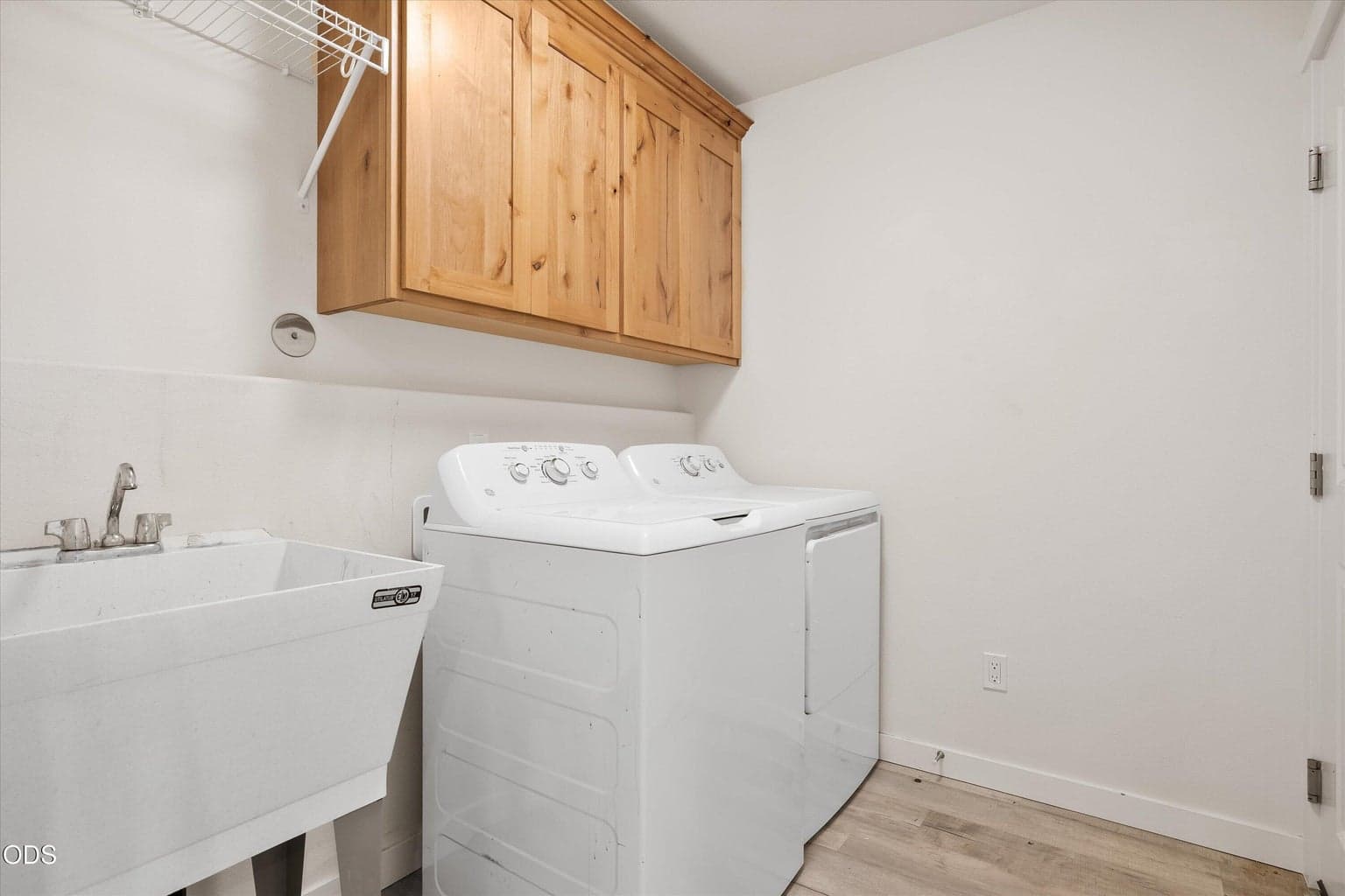 Photo of 1023 NE Crista Court 23 of 31