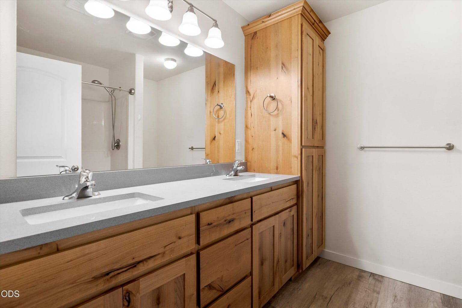 Photo of 1023 NE Crista Court 14 of 31