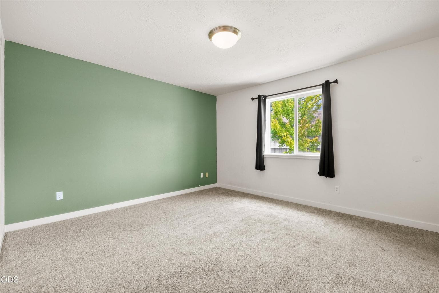 Photo of 1023 NE Crista Court 22 of 31
