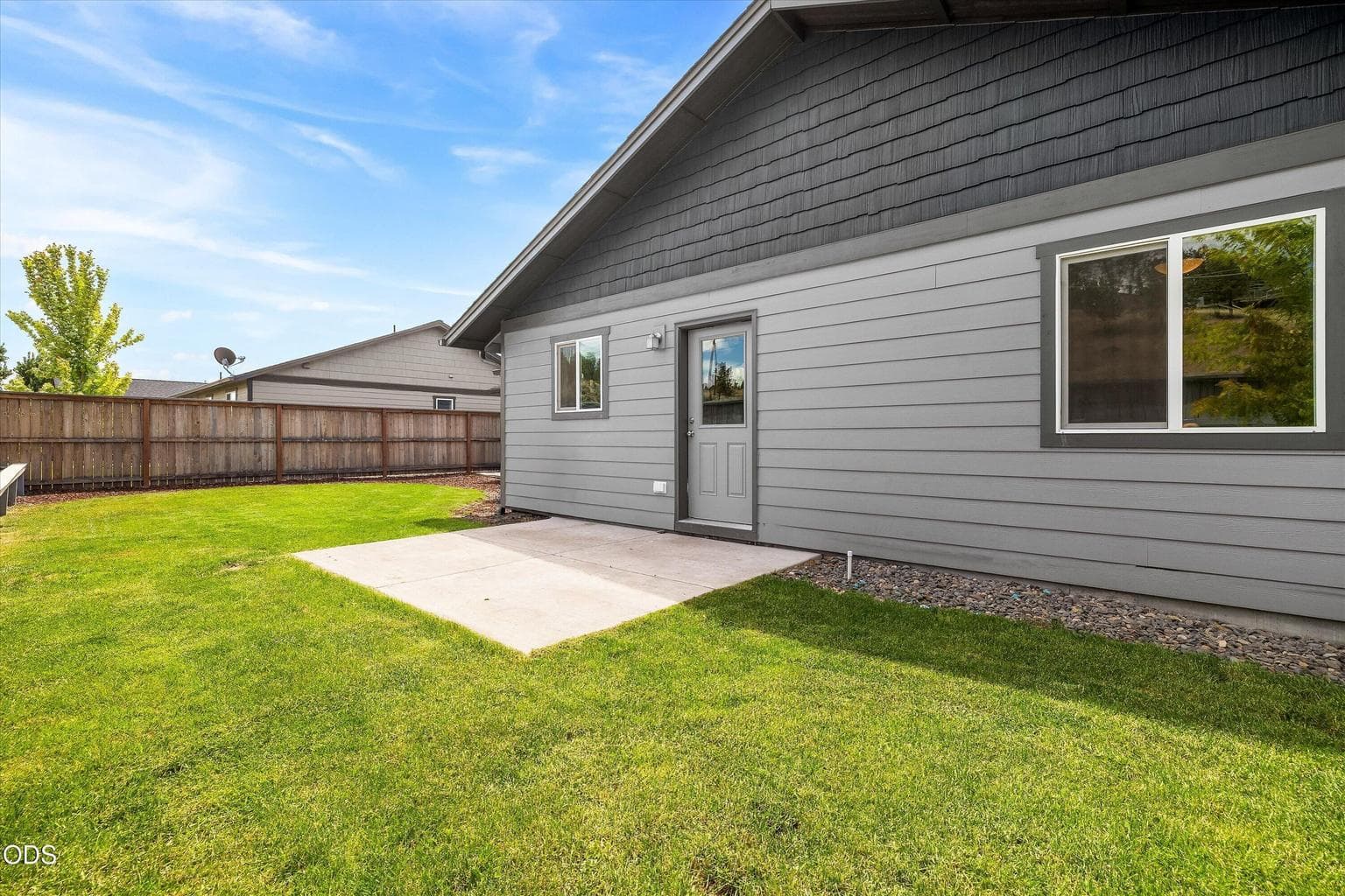 Photo of 1023 NE Crista Court 24 of 31