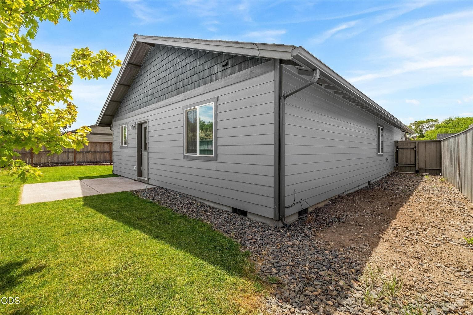 Photo of 1023 NE Crista Court 25 of 31