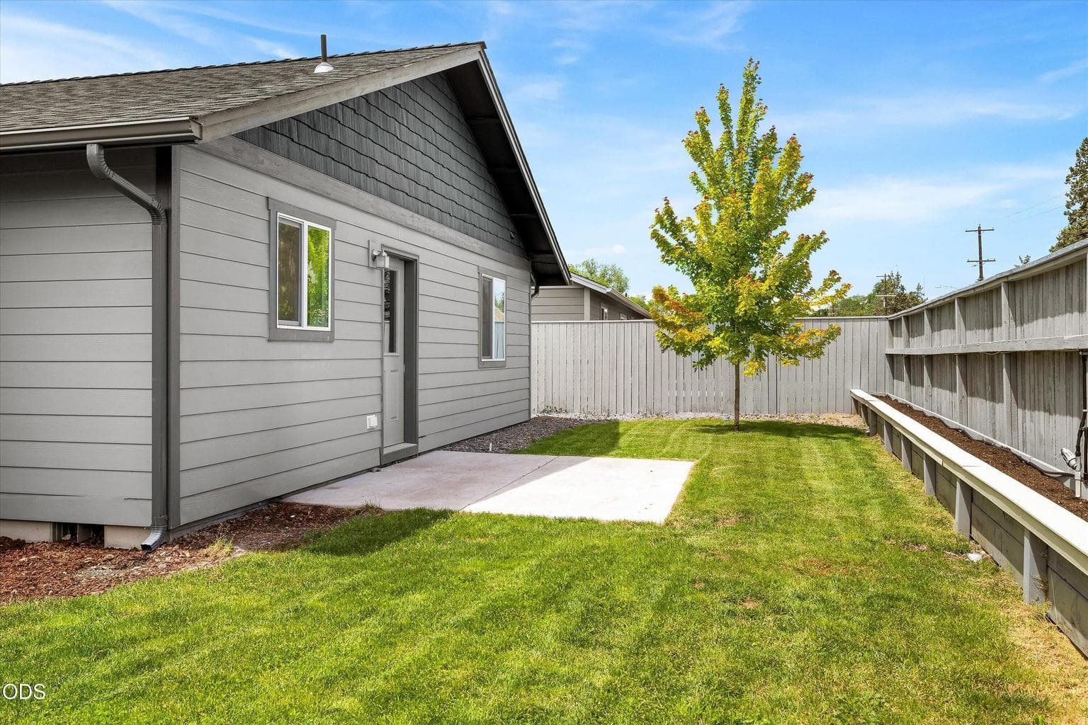 Photo of 1023 NE Crista Court 26 of 31