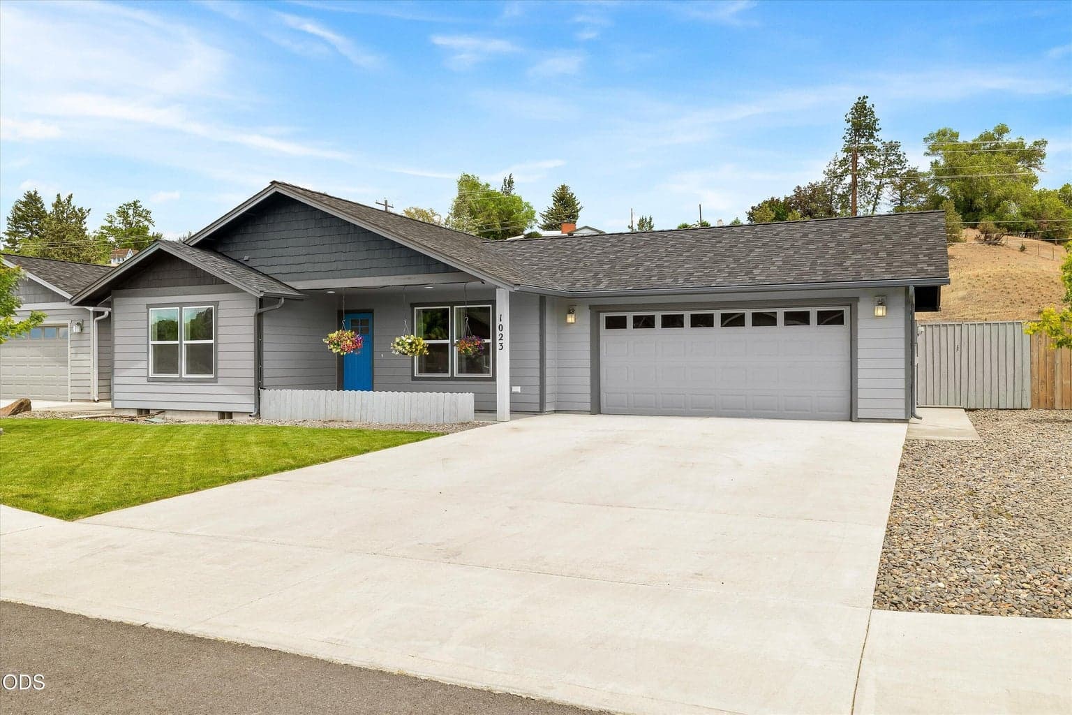Photo of 1023 NE Crista Court 29 of 31