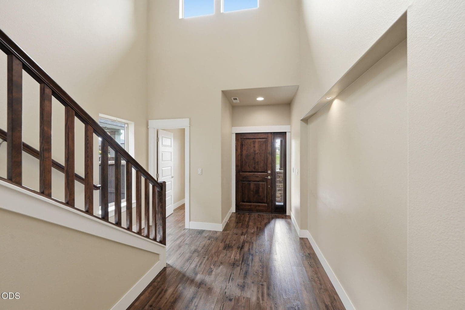 Photo of 3024 NE Flagstone Avenue 3 of 39