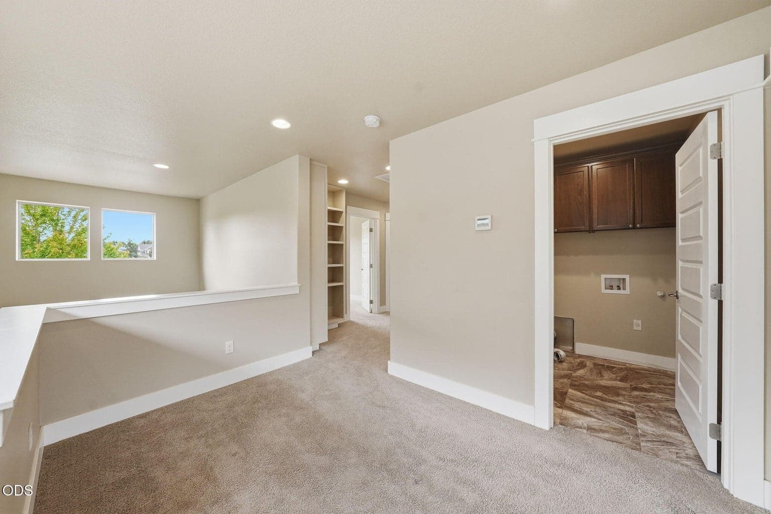 Photo of 3024 NE Flagstone Avenue 10 of 39