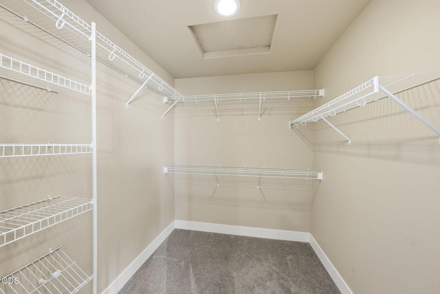 Photo of 3024 NE Flagstone Avenue 16 of 39