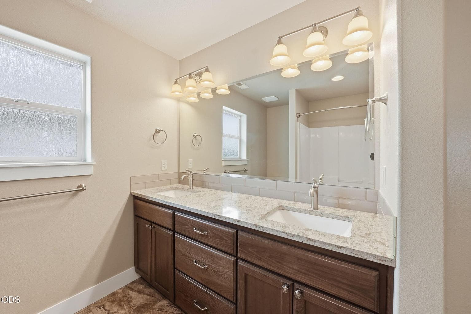 Photo of 3024 NE Flagstone Avenue 12 of 39