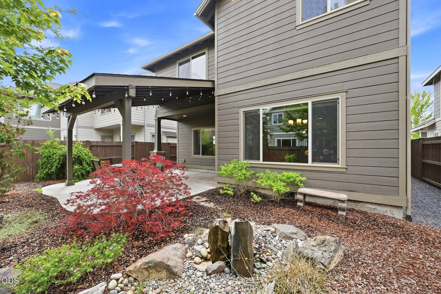 Photo of 3024 NE Flagstone Avenue 23 of 39