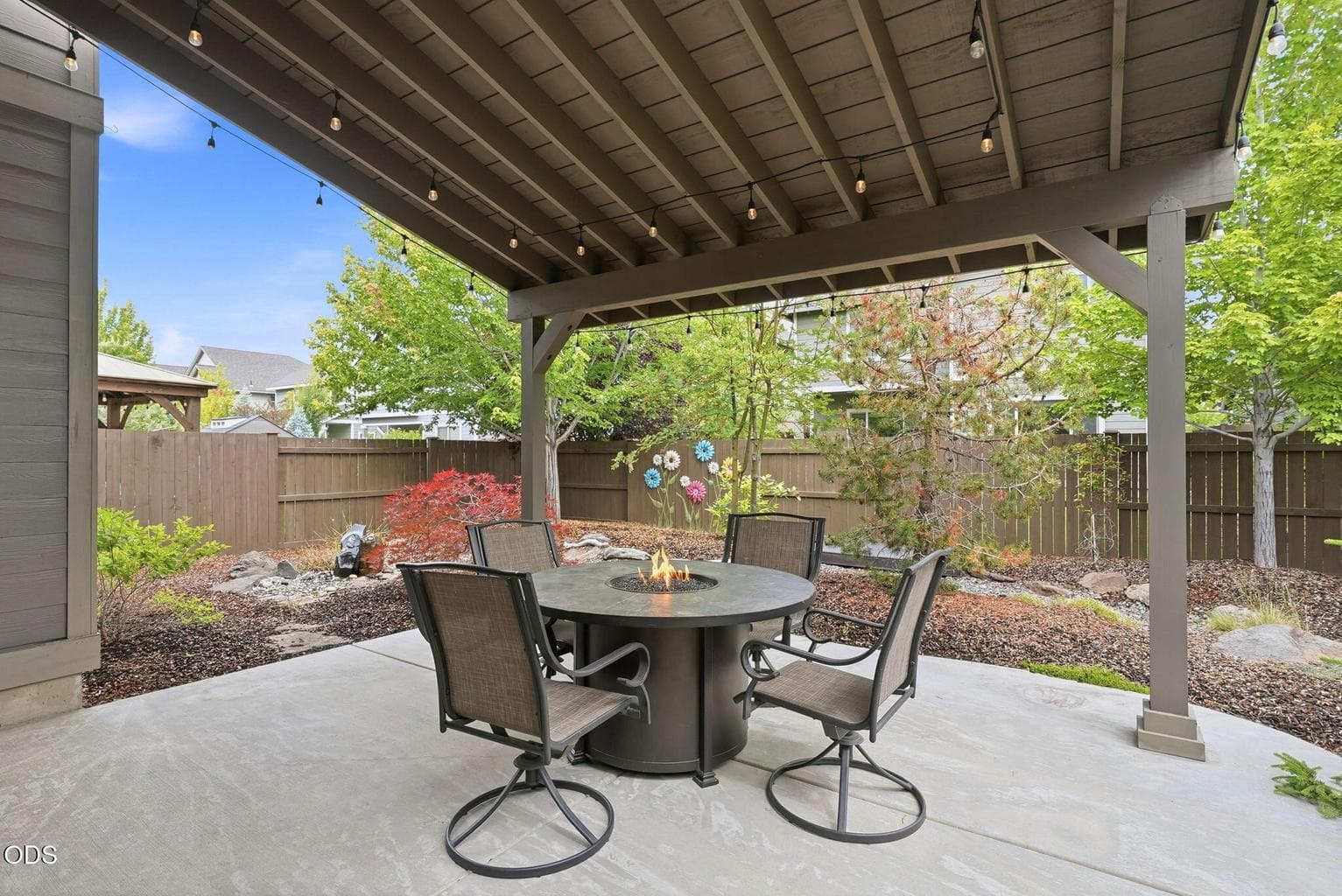 Photo of 3024 NE Flagstone Avenue 24 of 39