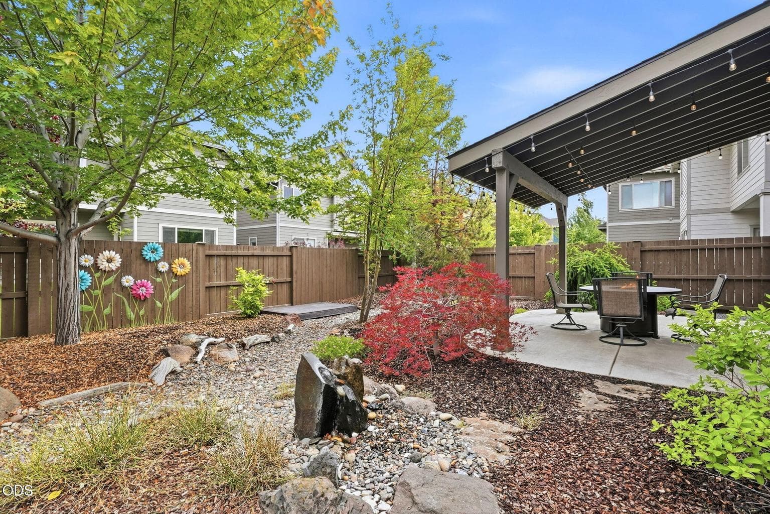 Photo of 3024 NE Flagstone Avenue 25 of 39