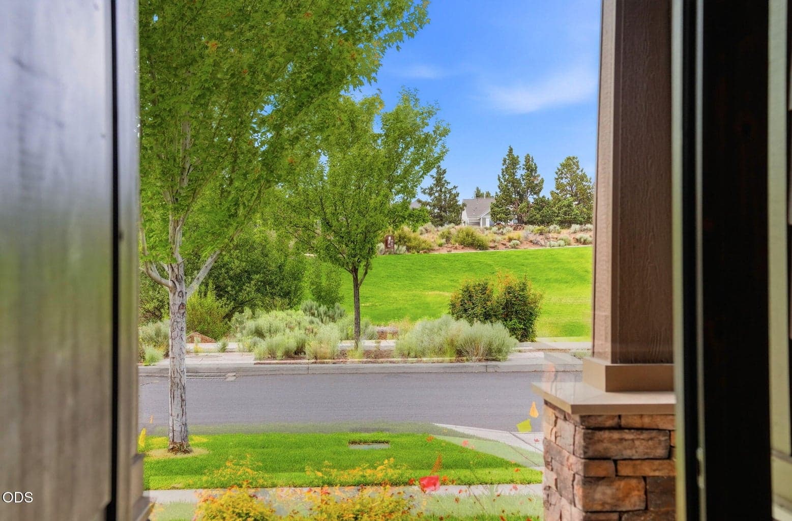 Photo of 3024 NE Flagstone Avenue 27 of 39